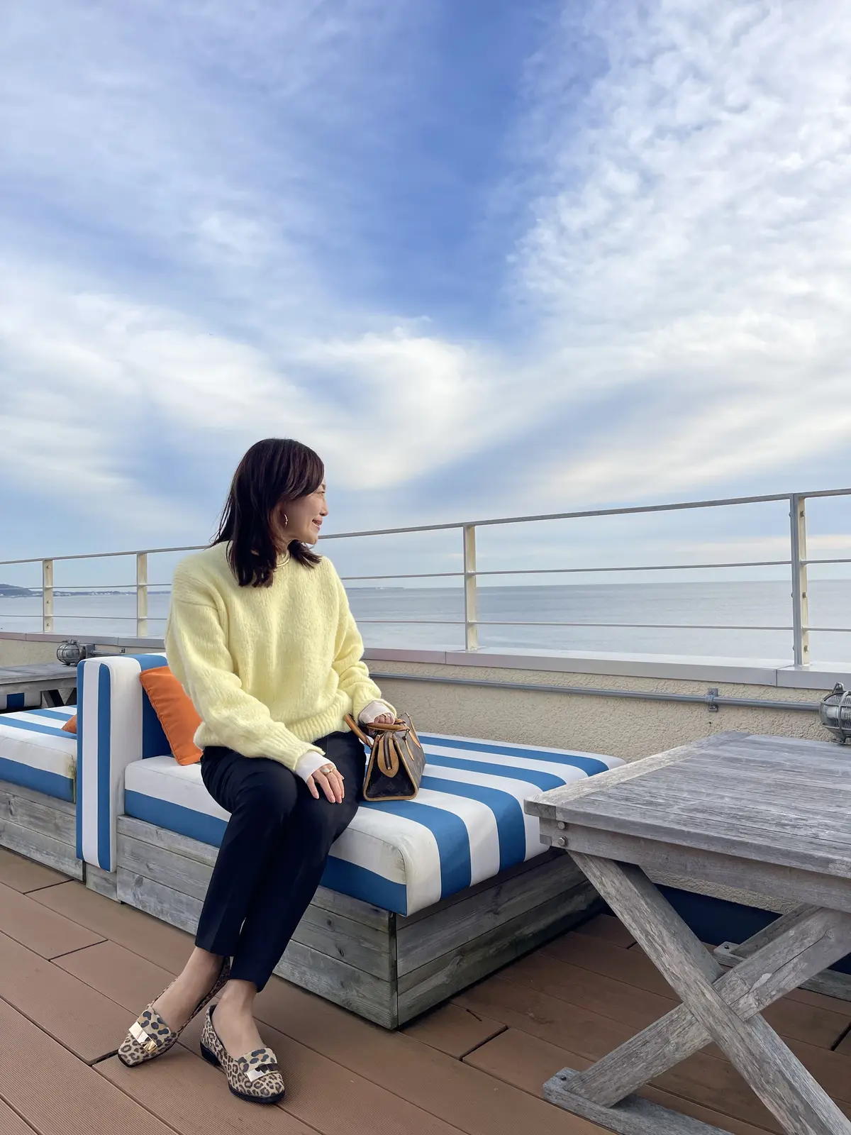 ふわふわイエローニットで鎌倉七里ヶ浜ランの画像_8