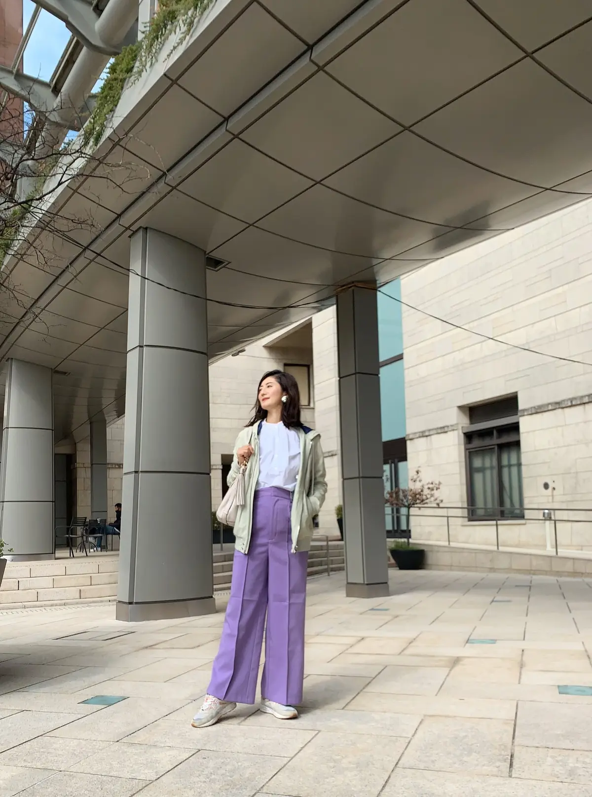 優美な パンツで春気分、２パターン！の画像_1