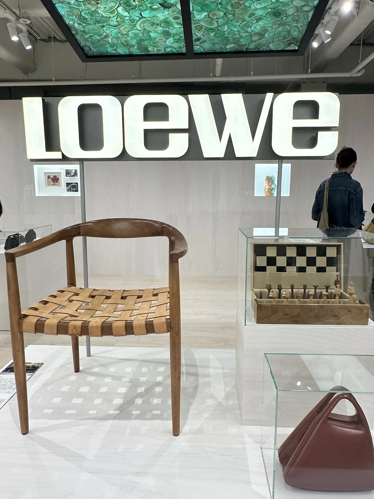 【LOEWE】の魅力が詰まったクラフテッの画像_3