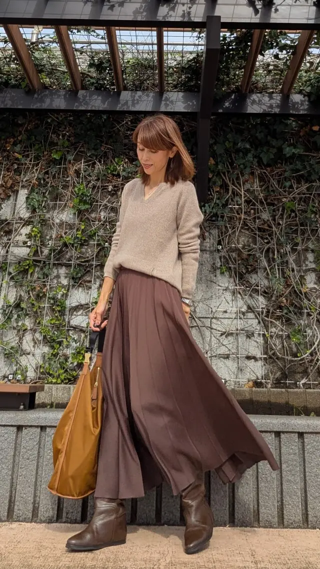 ブラウンコーデ　秋コーデ　ブーツ　ローファ　デニム