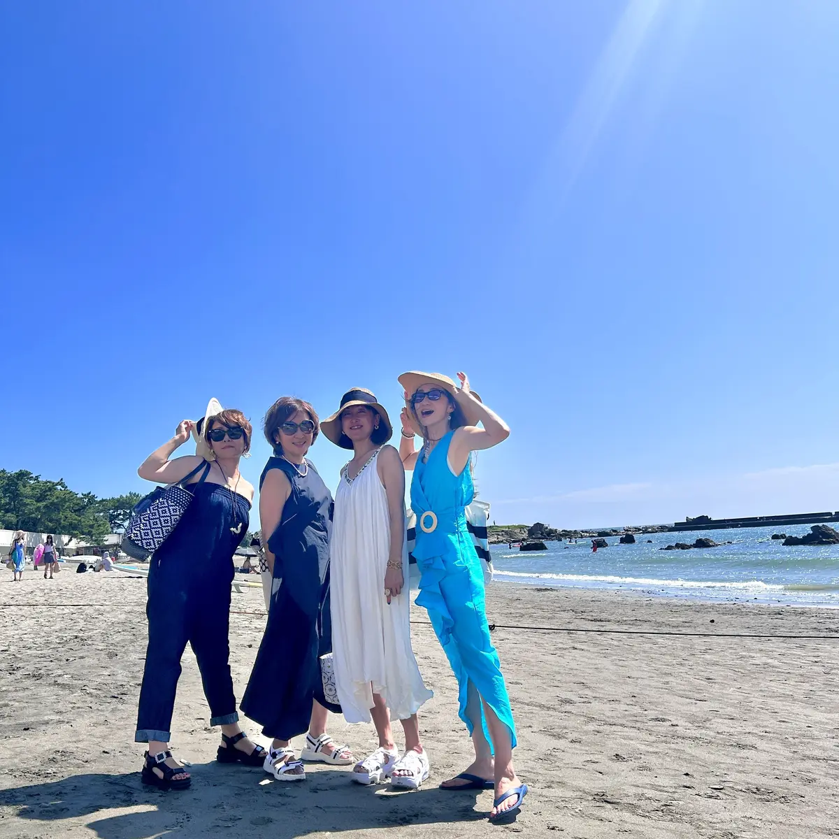 ZARAエメラルドブルーのワンピで逗子への画像_9