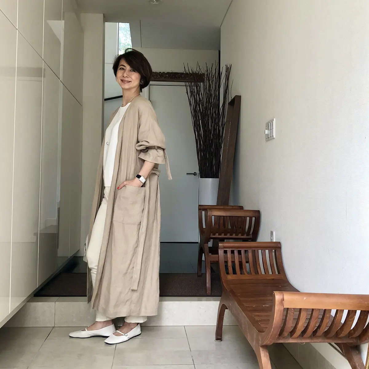 ホワイトデニム と リネンコートの画像_2