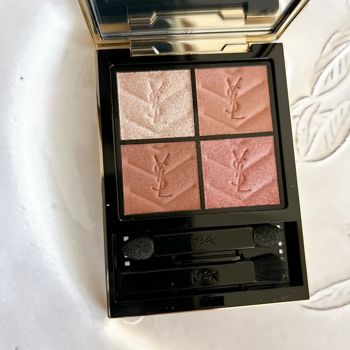 2026年秋新色アイパレット イヴ・サンローラン　クチュール ミニ クラッチ　730 4色パレット