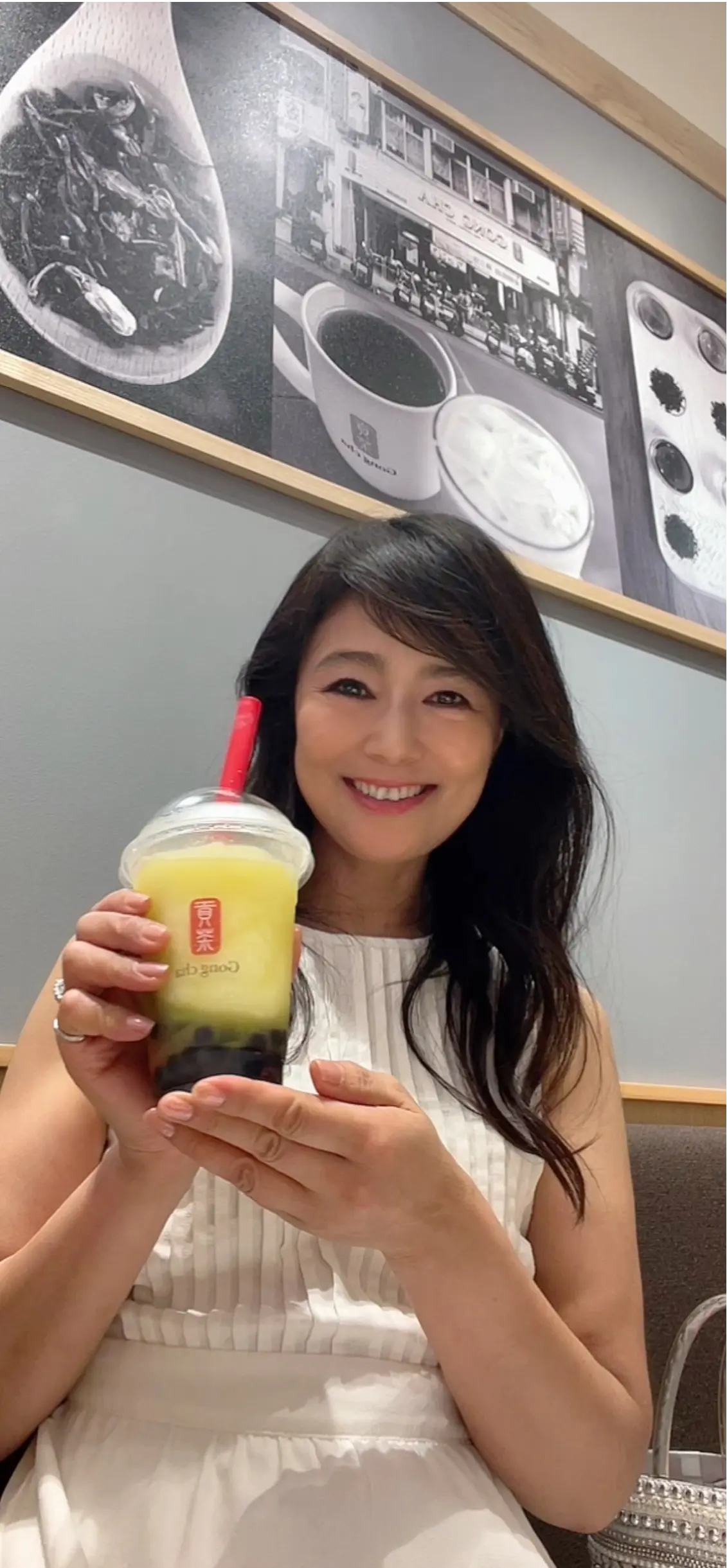 店内、白、ワンピース、白ワンピース、かごバッグ、SHEIN、 Fang  Fa、三井ショッピングパーク、ららテラス北綾瀬、ショッピングモール、商業施設、フードコート、ゴンチャ、タピオカ、フローズン、入り口