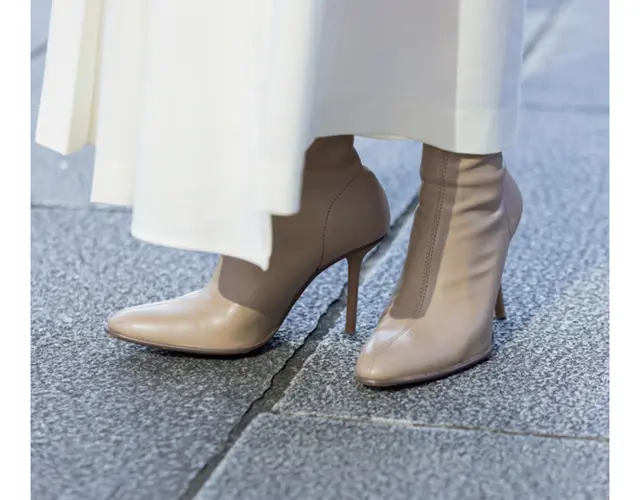 ZARAのショートブーツはヒールが高くても疲れにくいと人気。