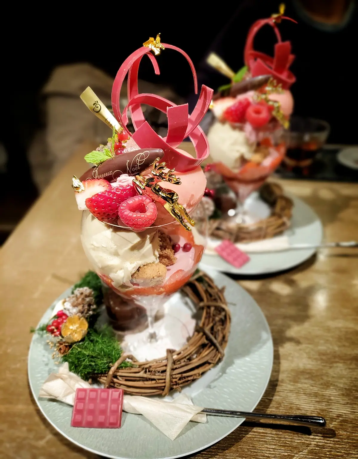 デリーモさんのパフェは、もはや芸術！