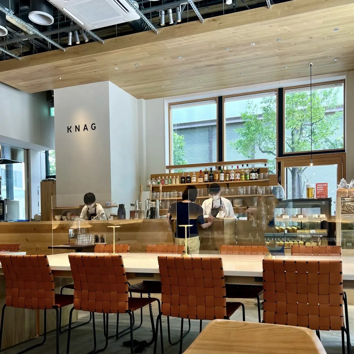 茅場町カフェ「KNAG」店内写真