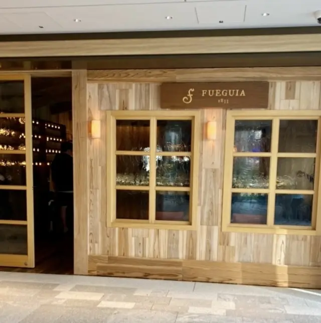 ファッションと香りのコラボを提案する「フの画像_1