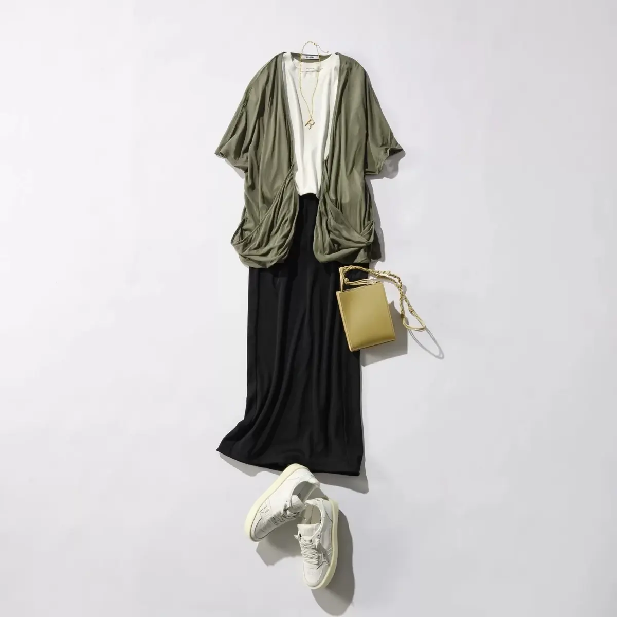 【残暑～秋・50代コーデ】黒ロングスカーの画像_6