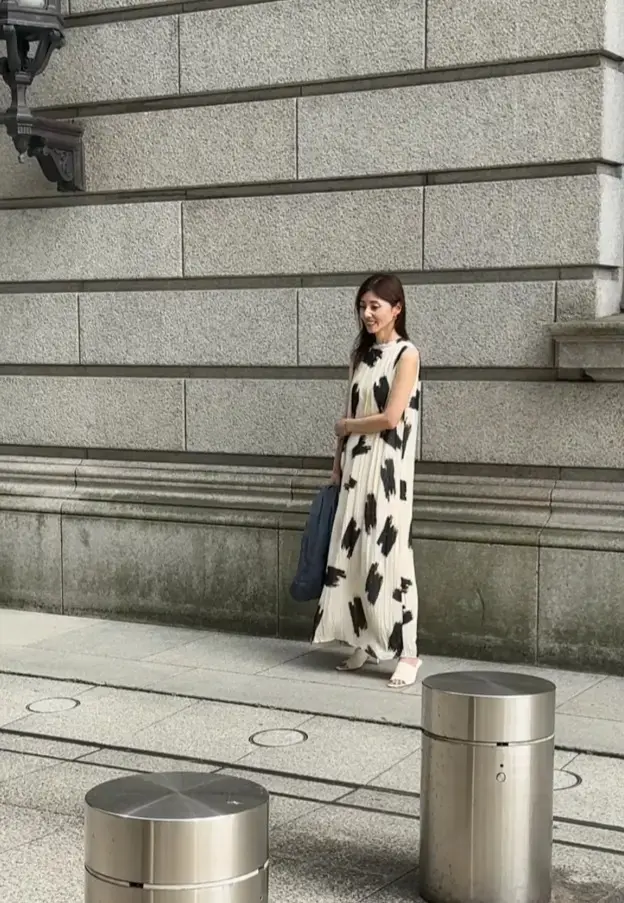 夏の服装選びのポイントは？50代 暑い日の画像_5