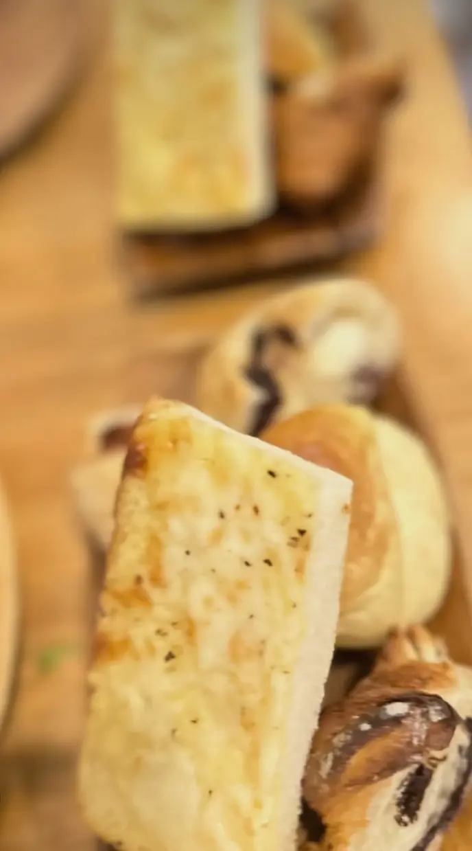 夏のホワイトコーデで高輪brunchの画像_5