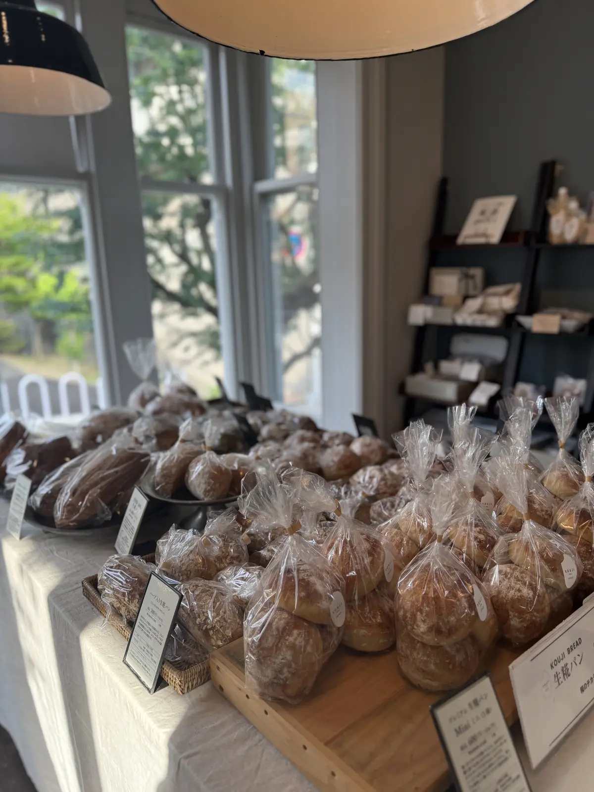 神戸のパン屋さん巡りと、癒しのカフェ時間の画像_3