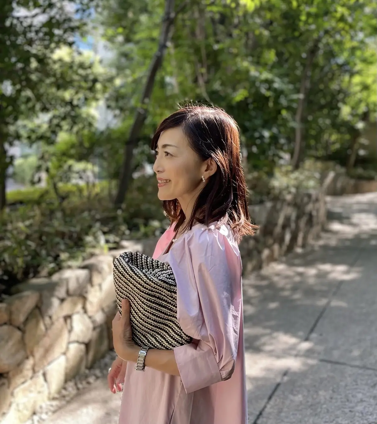 真夏のホテルランチには優しいピンクワンピの画像_9