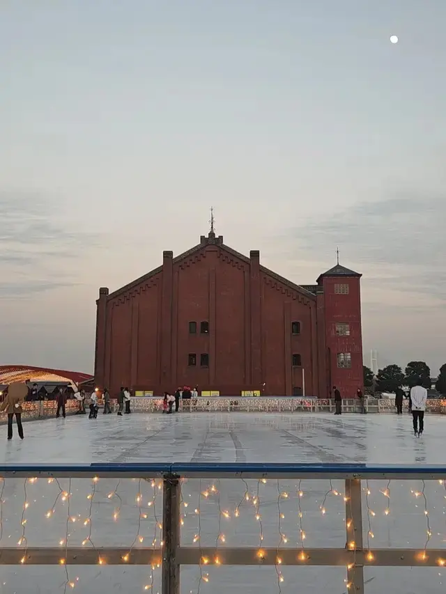 赤レンガ倉庫 スケートリンク