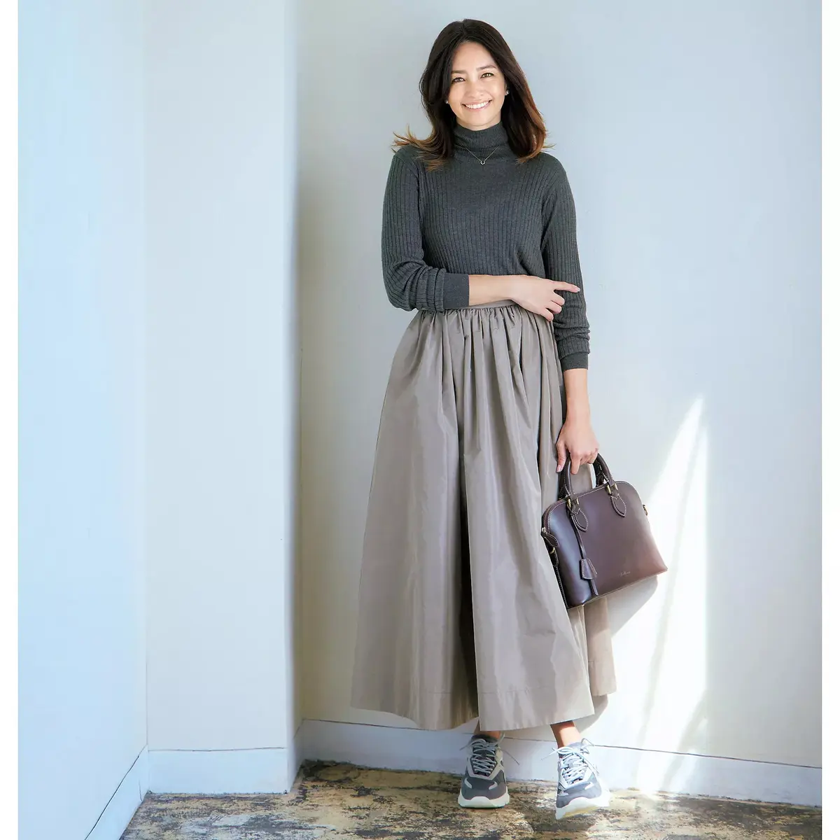 一枚で、レイヤードで。旬スタイリングのマの画像_1