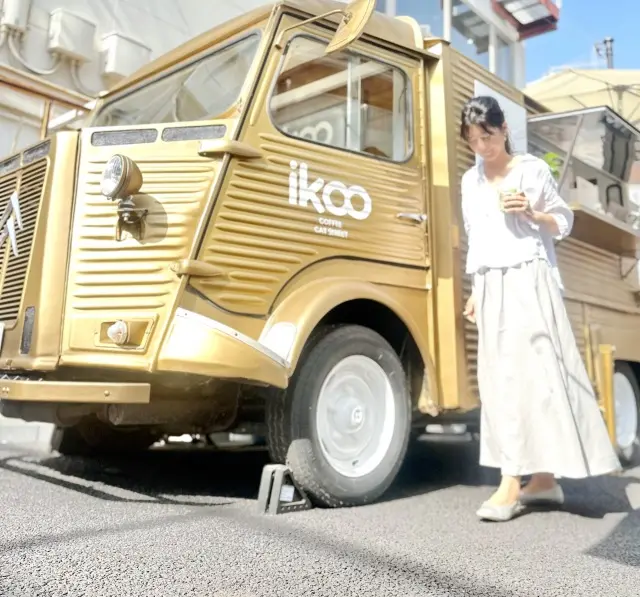 Zara白シャツで原宿でのおしゃれカフェの画像_5