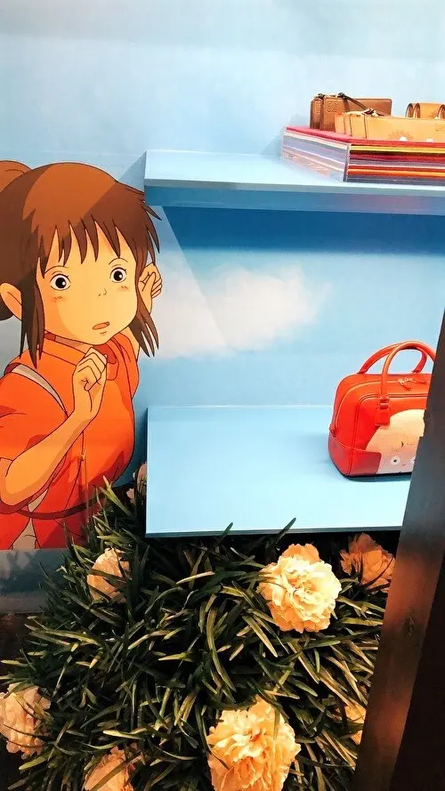 ロエベと千と千尋の神隠しのコラボの画像_4