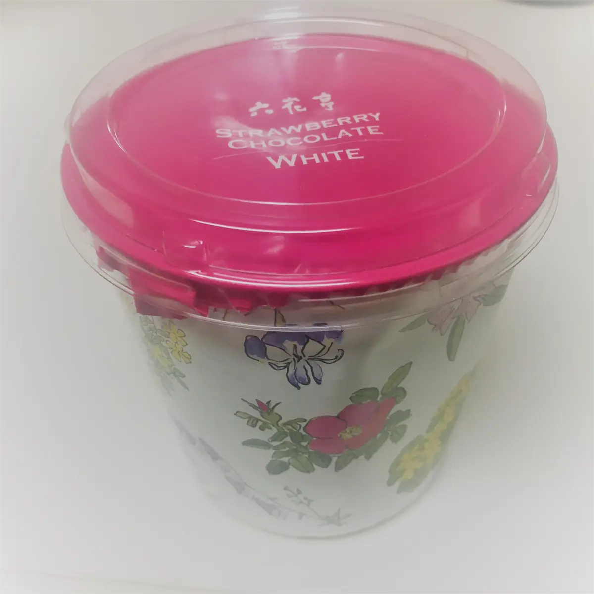 六花亭のいちごのチョコレート