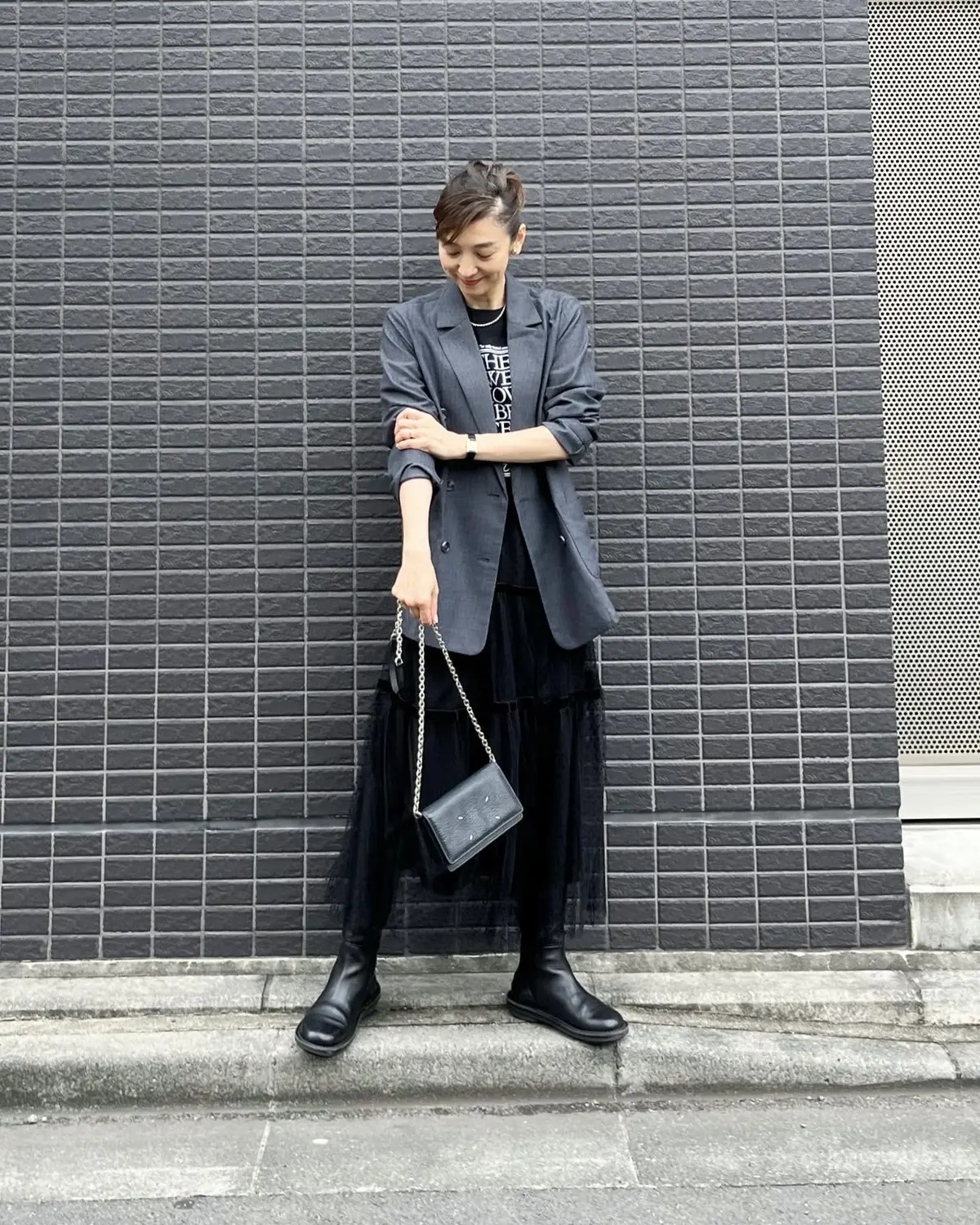 グレージャケットでマニッシュコーデ4つの画像_1