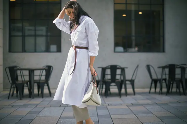 ロングベルトでほっそり見せるコーデの田沢美亜