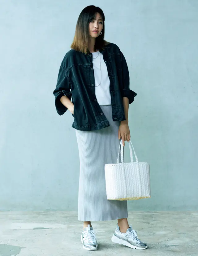 薄手のデニムのビッグシルエットジャケットコーデのRINA