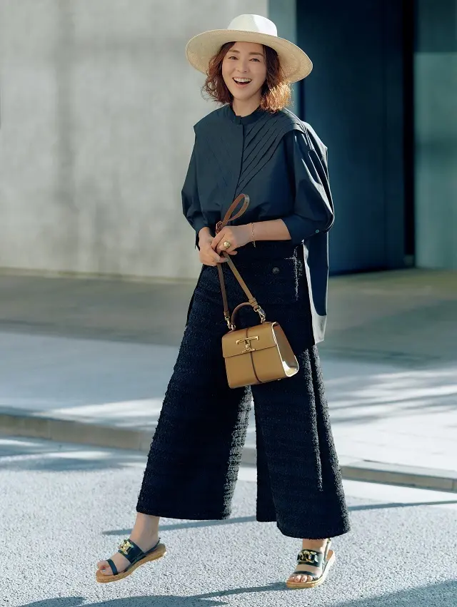 【LE PHIL（ル フィル）】きちんと感のあるドレスシャツも気楽に楽しめる