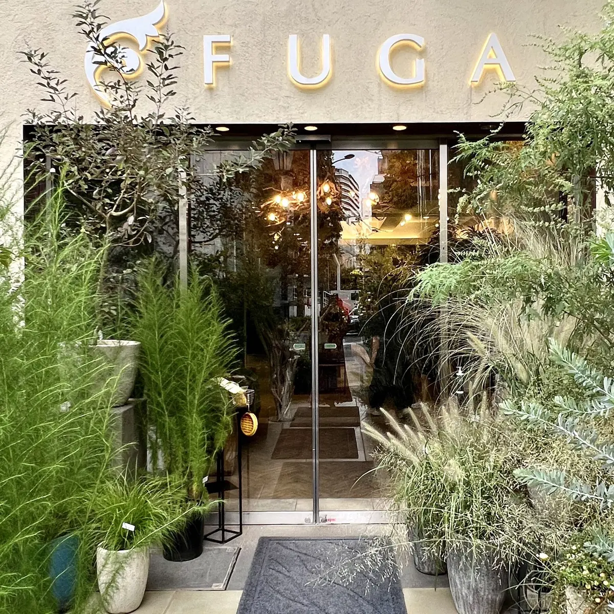 外苑前にあるフラワーショップ「FUGA」入口