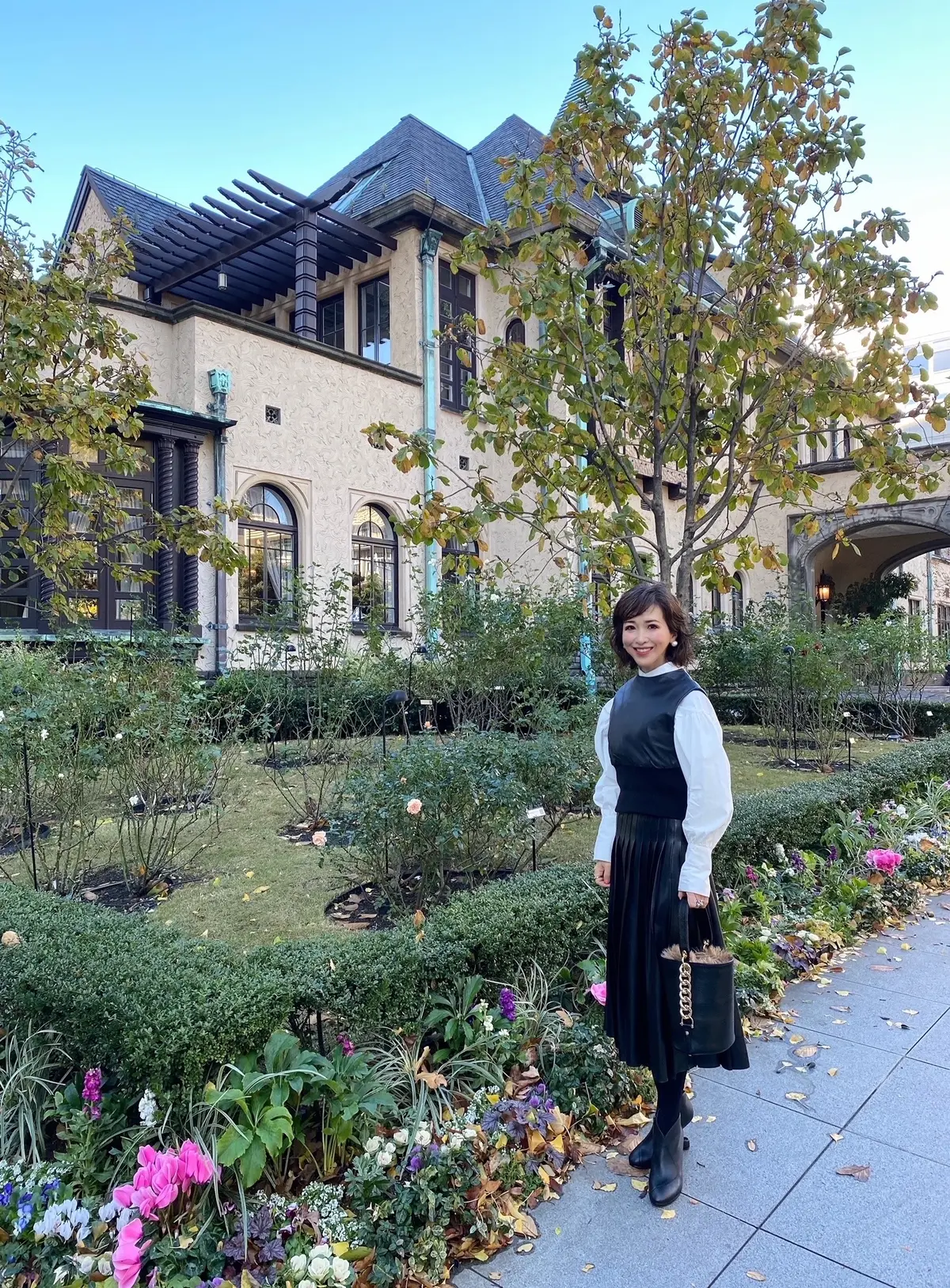 上下黒でセットアップ風コーデ 2選の画像_1