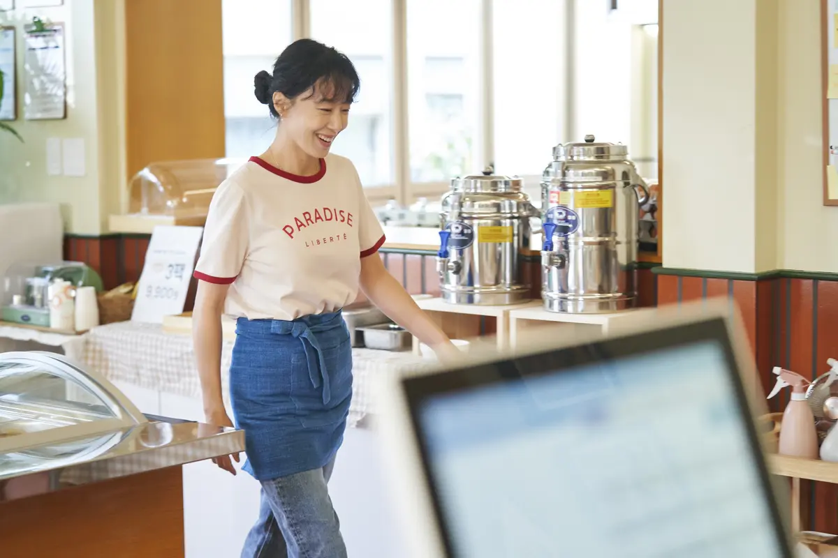 Netflixシリーズ「イルタ・スキャンダル ～恋は特訓コースで～」のチョン・ドヨン