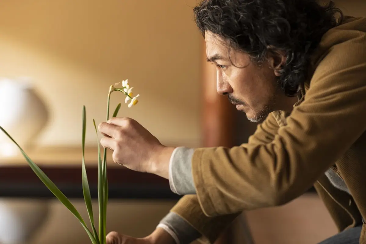 ヴァン クリーフ＆アーペル「LIGHT OF FLOWERS ハナの光」水仙