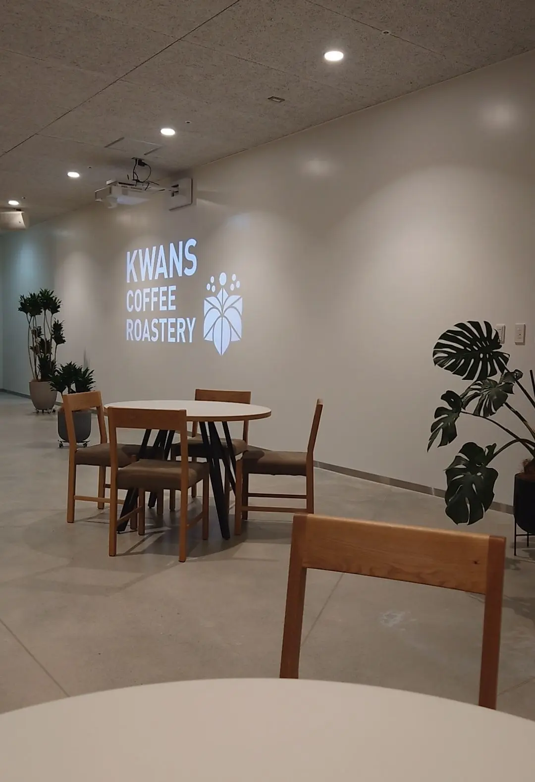 クワンズコーヒー店内