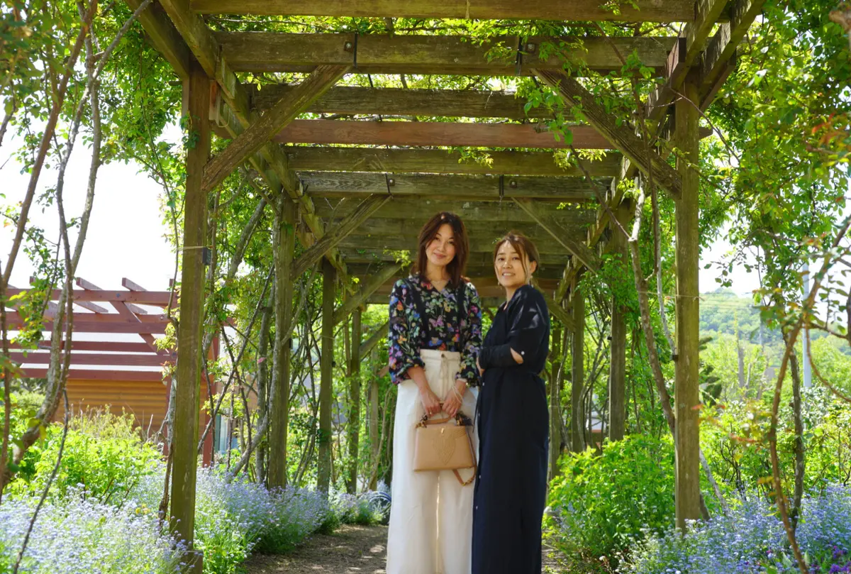 お気に入りトップスにGU白デニムで熊山英の画像_10