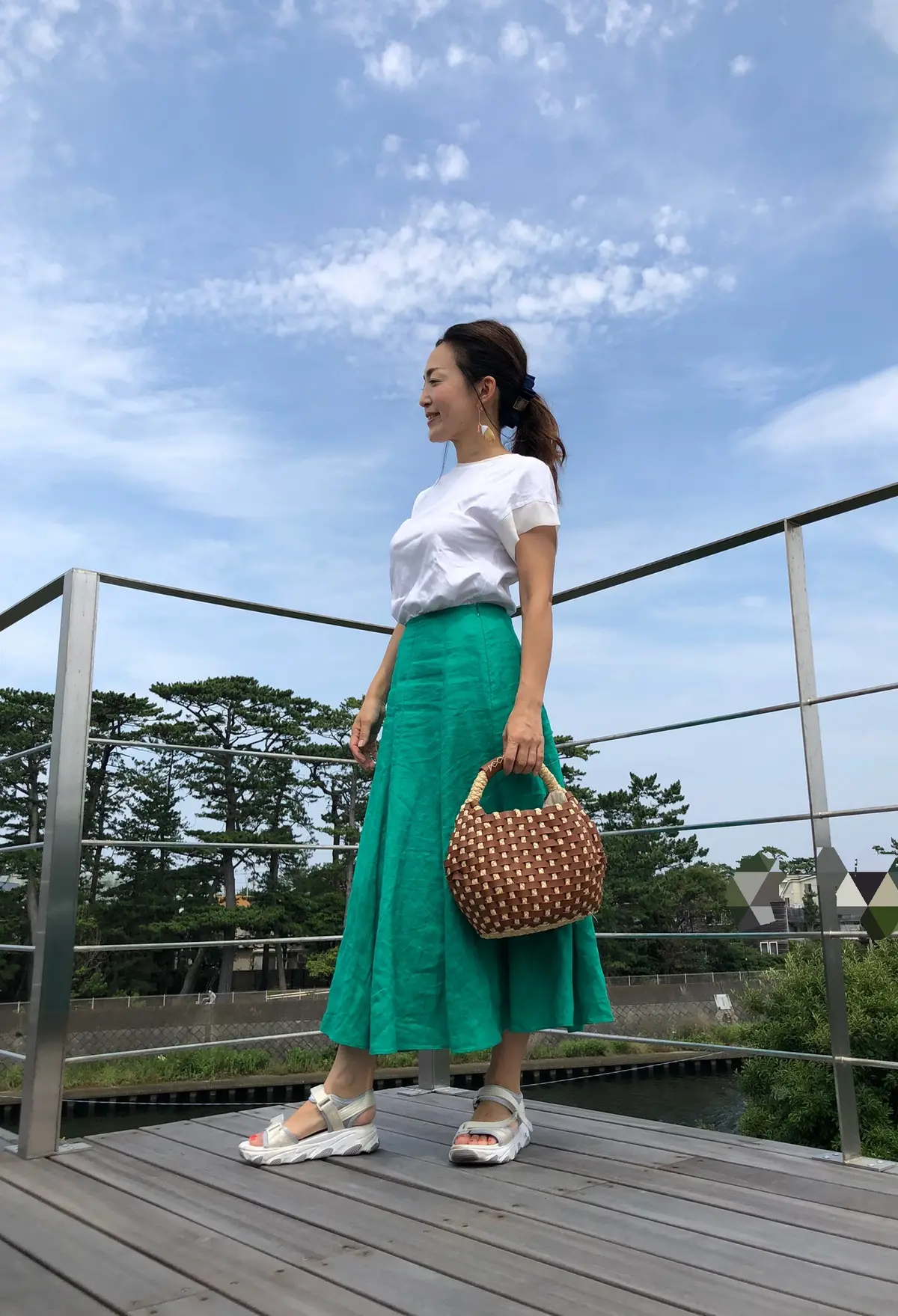 グリーンのセットアップでお出かけコーデ＆の画像_2