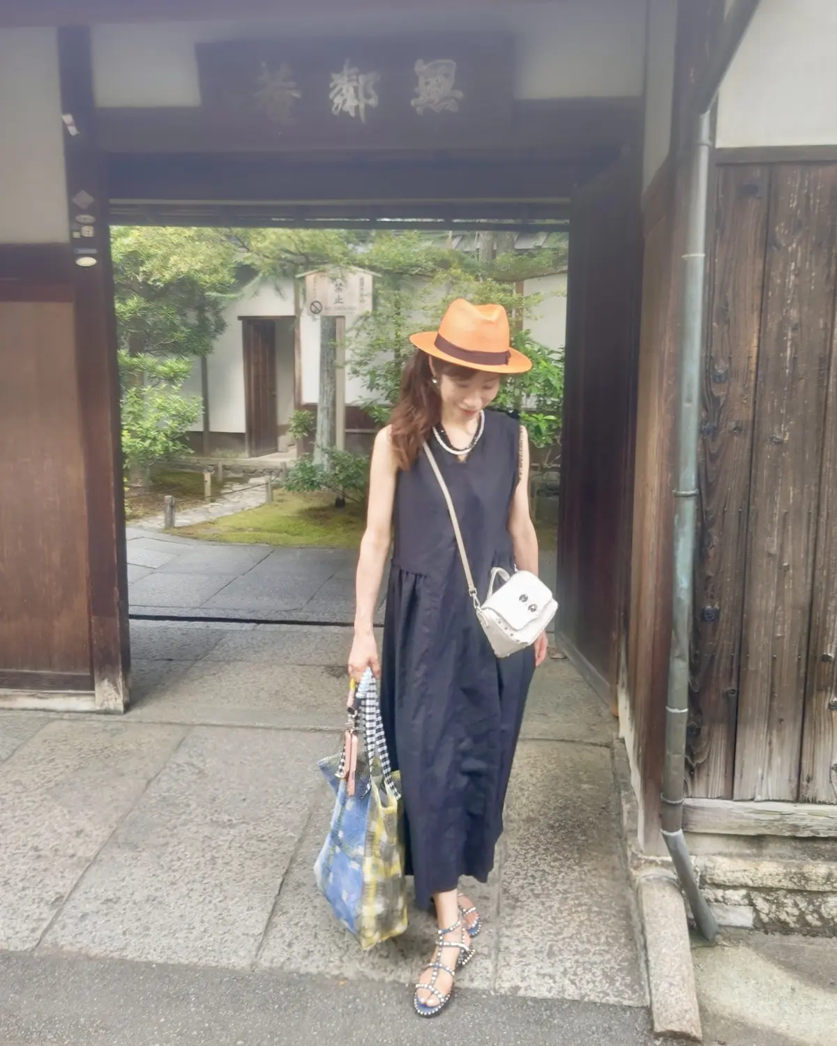 黒ワンピースで楽しむ夏の京都〜日本庭園やの画像_1