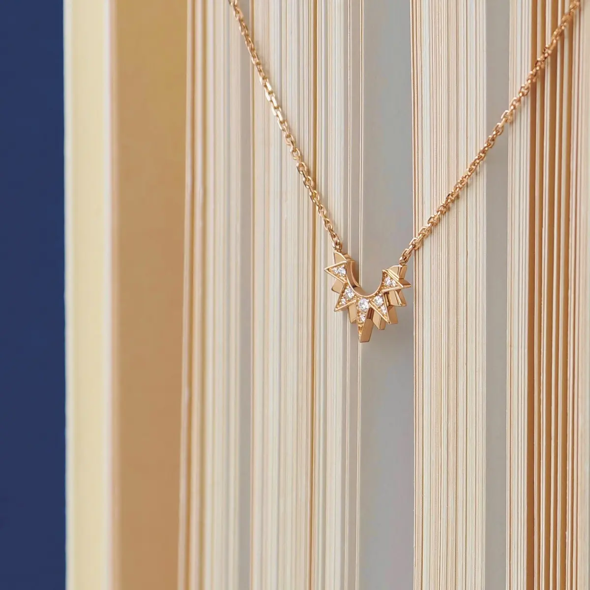 「ピアジェ サンライト」ペンダント