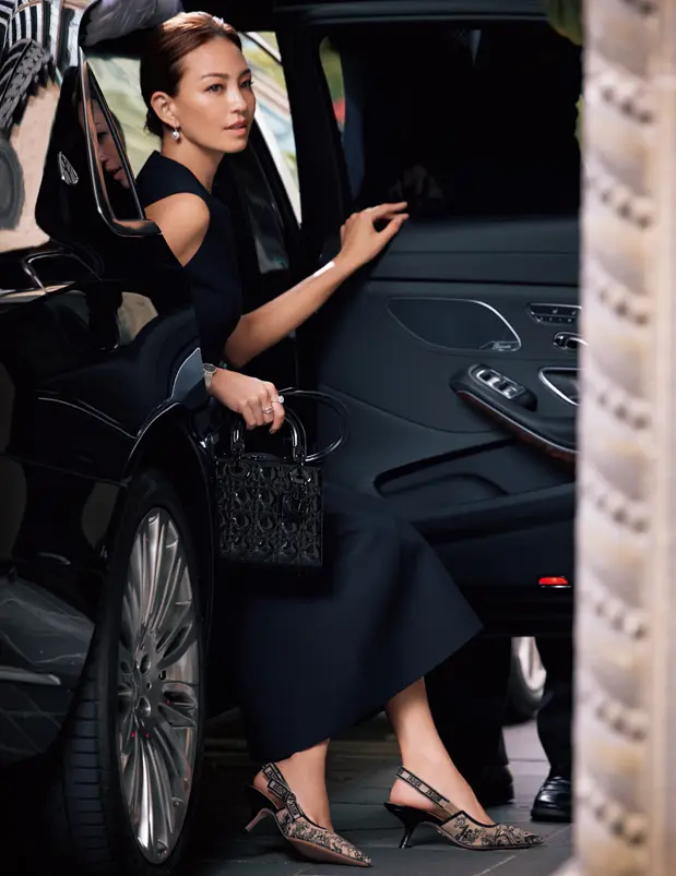 50代、脱スニーカー！2022秋のおしゃれは「女優顔」の靴で始まる