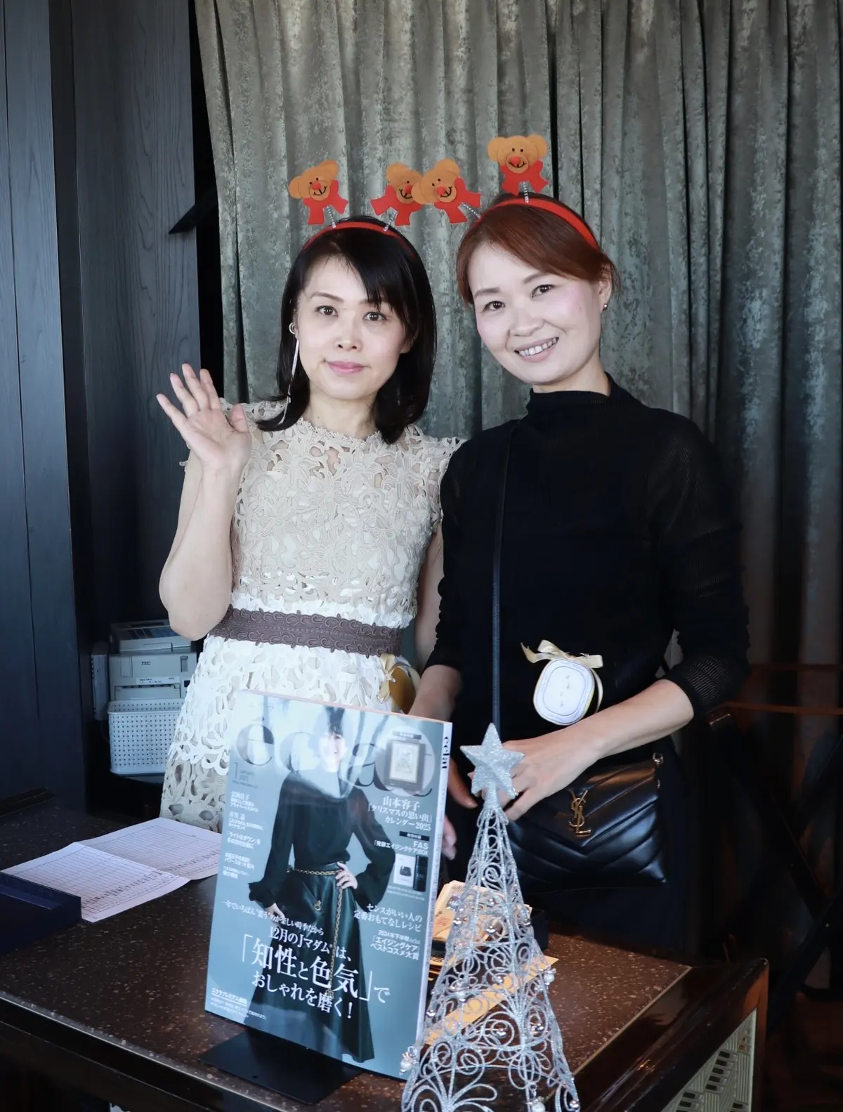 クリスマスパーティ　服装　コーディネート　50代　