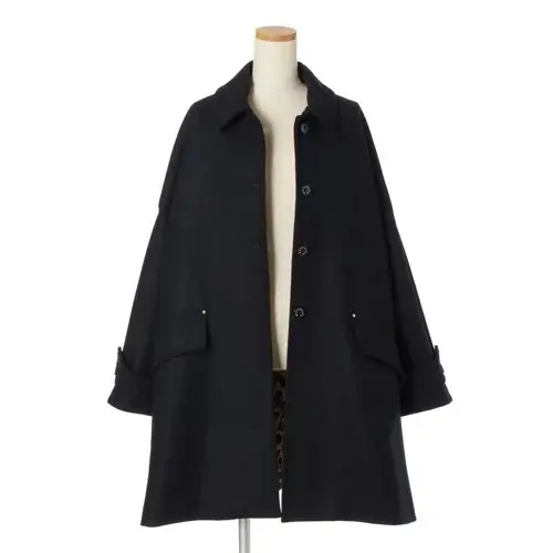 MACKINTOSH ドロップショルダーショートコート ￥135,300　トルソー