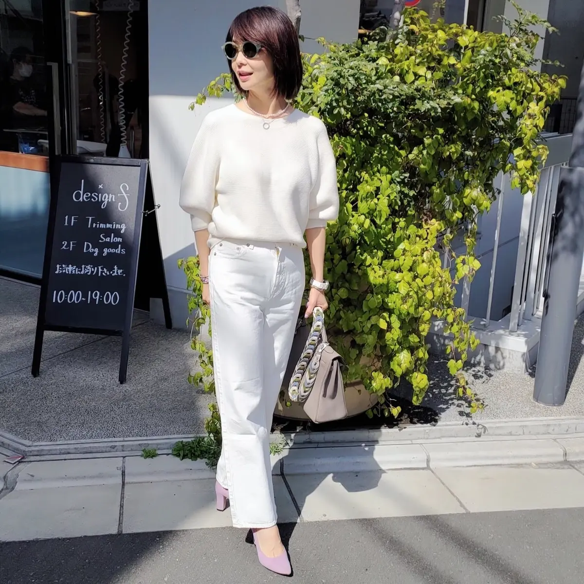 ユニクロのホワイトニットで