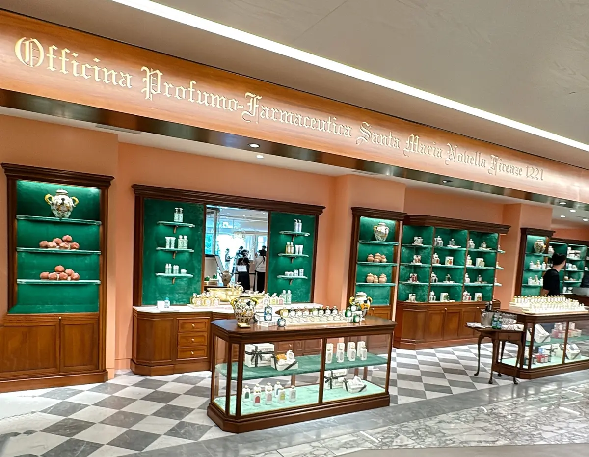 ニュウマン高輪　サンタ・マリア・ノヴェッラ　店舗外観