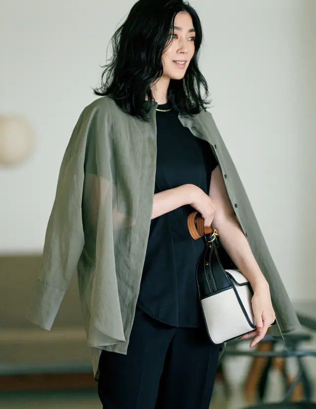 【冷房対策のハイセンスなはおりものコーデ10選】透け感シャツ、カーディガン、ストールは夏のマストハブ！