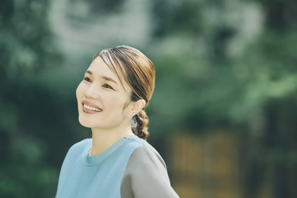 お笑いタレント 平野ノラさん　汚部屋　プロフィール写真