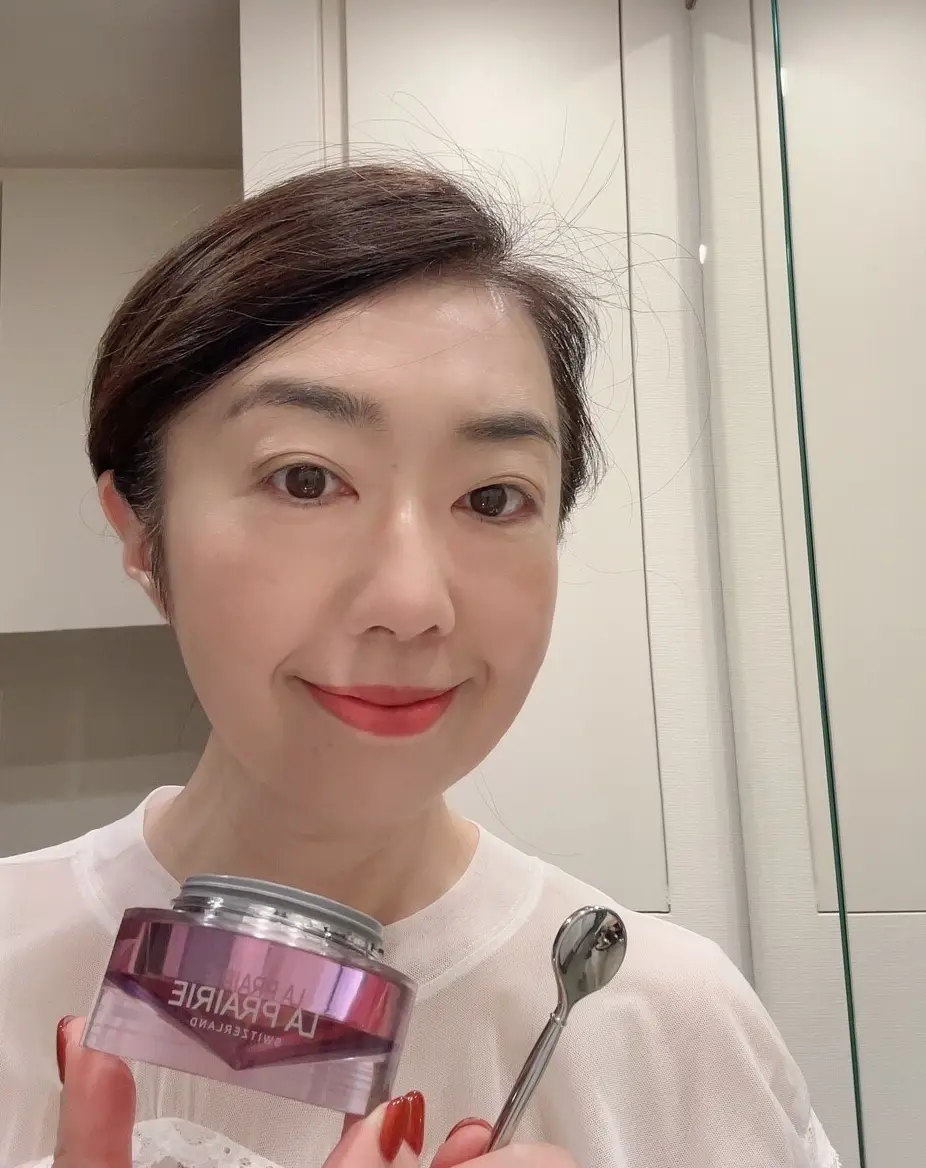 PT レア HR マスクのマスクと付属のスパチュラ