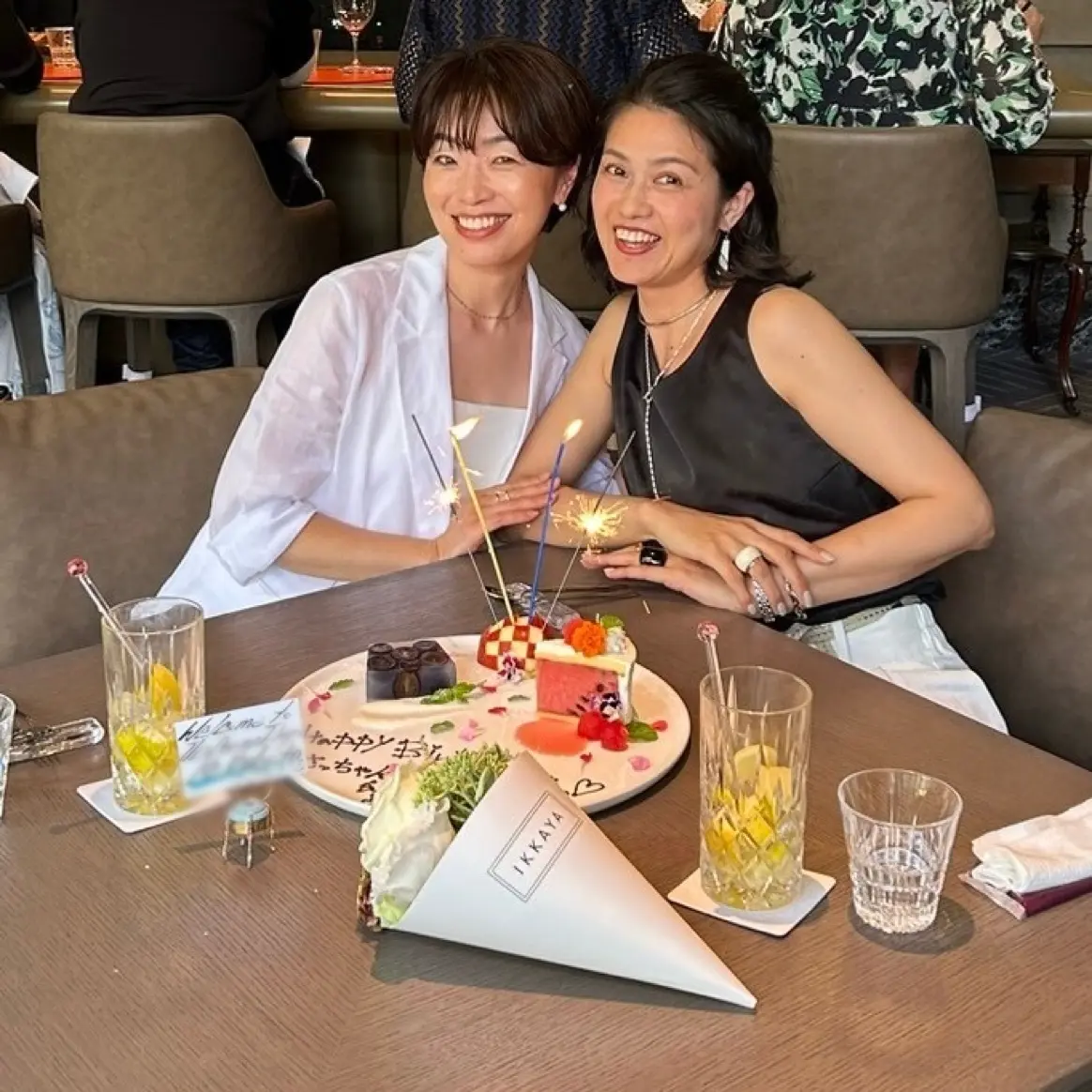 バースデーランチにはモダンなLOUNGEの画像_2