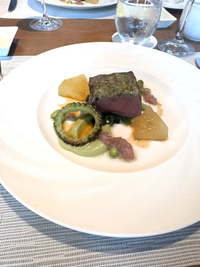 ブラックコーデに抜け感を出して夏のランチの画像_6