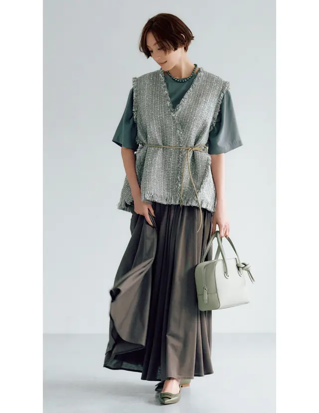 デバリエのショート丈ジレのLIZA