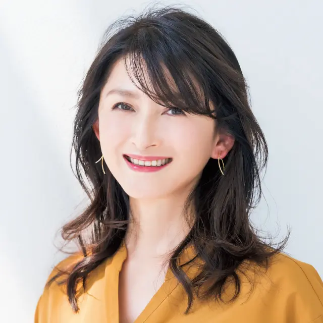 大人に似合う“万能ひし形ヘア”でリフトアップ