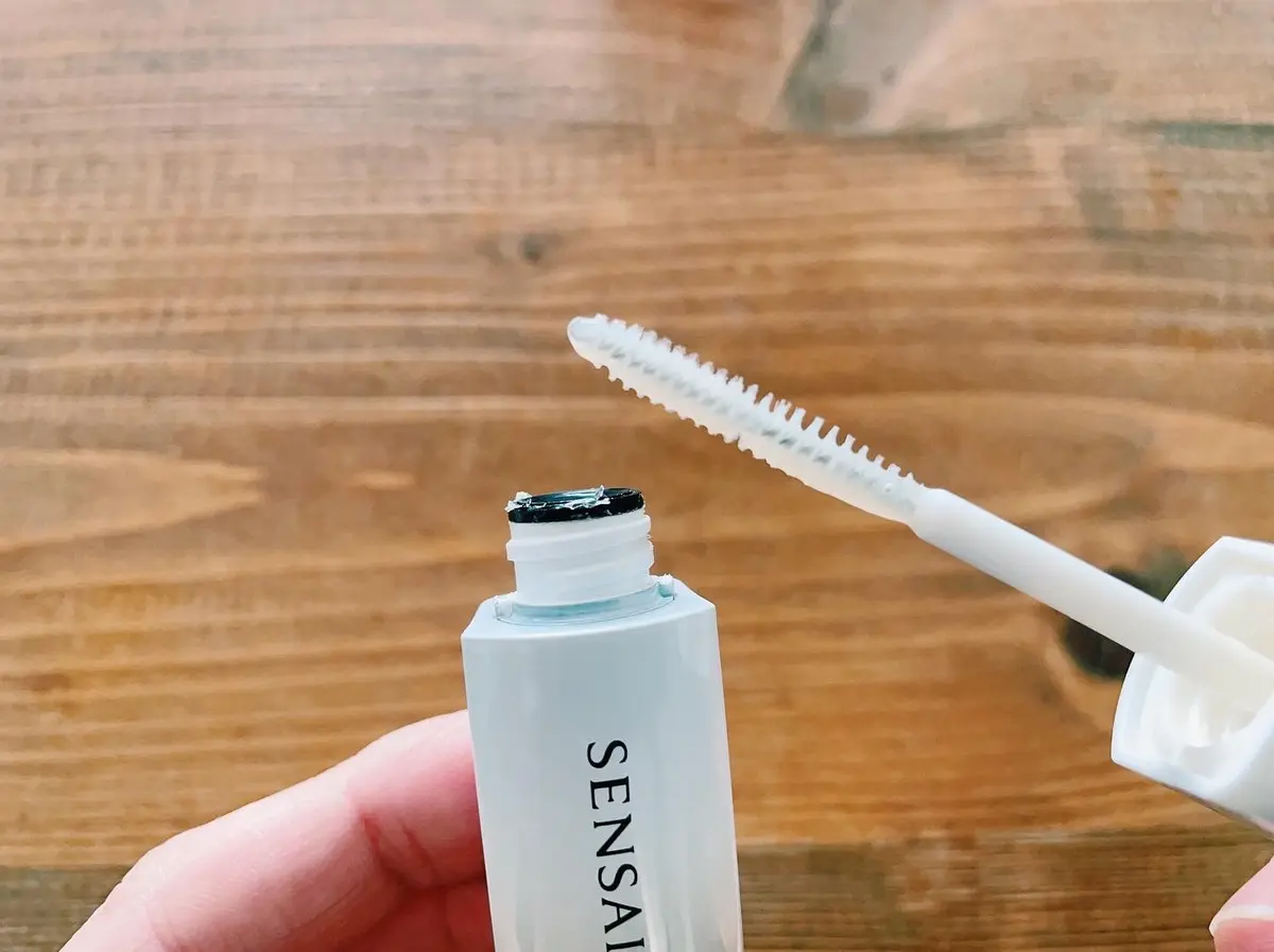 手元、唇、まつ毛。寝ている間にできるパーの画像_2