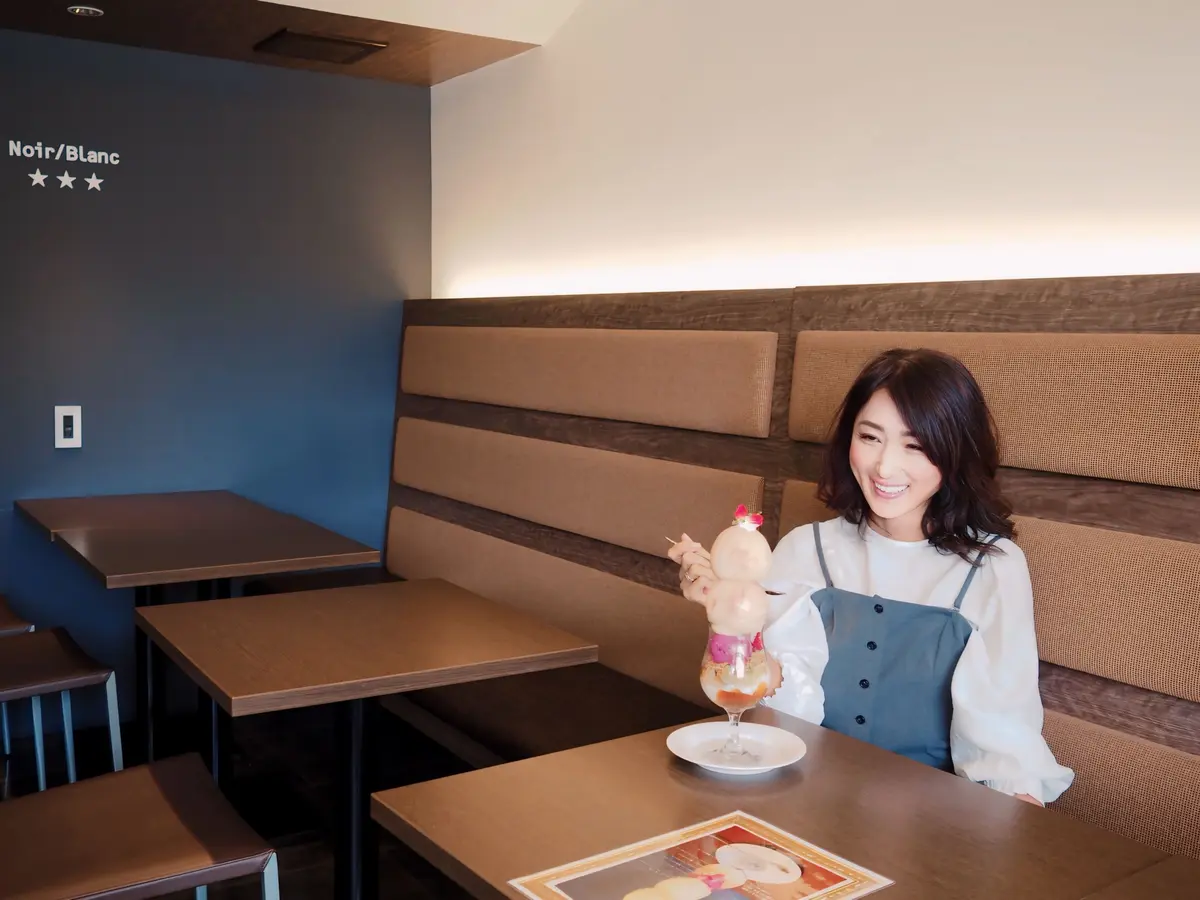 ダブル桃パフェ