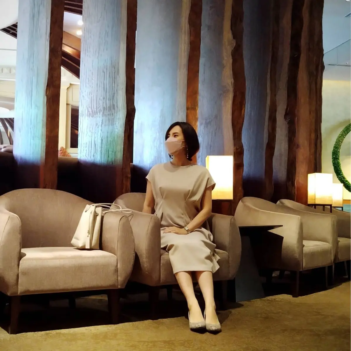 白金台・八芳園のロビー、40代ファッション、ワンピース